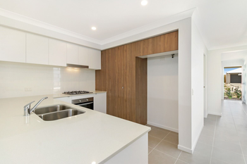 Image 5 for 8 Franklin Avenue, Park Ridge  QLD  4125