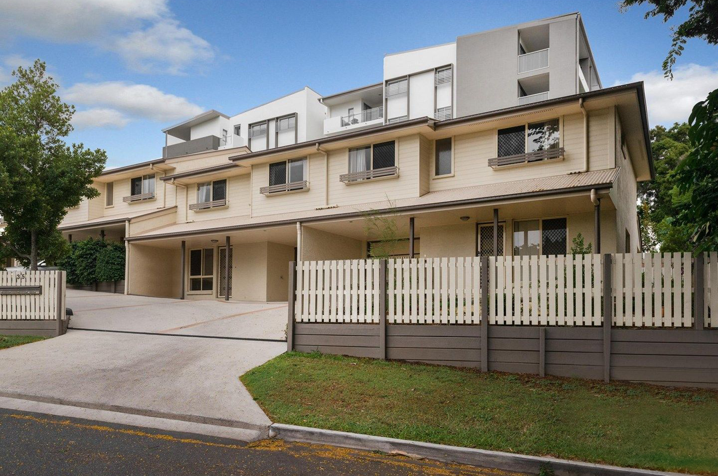 Main listing image for 2/35 Sammells Dr, Chermside  QLD  4032