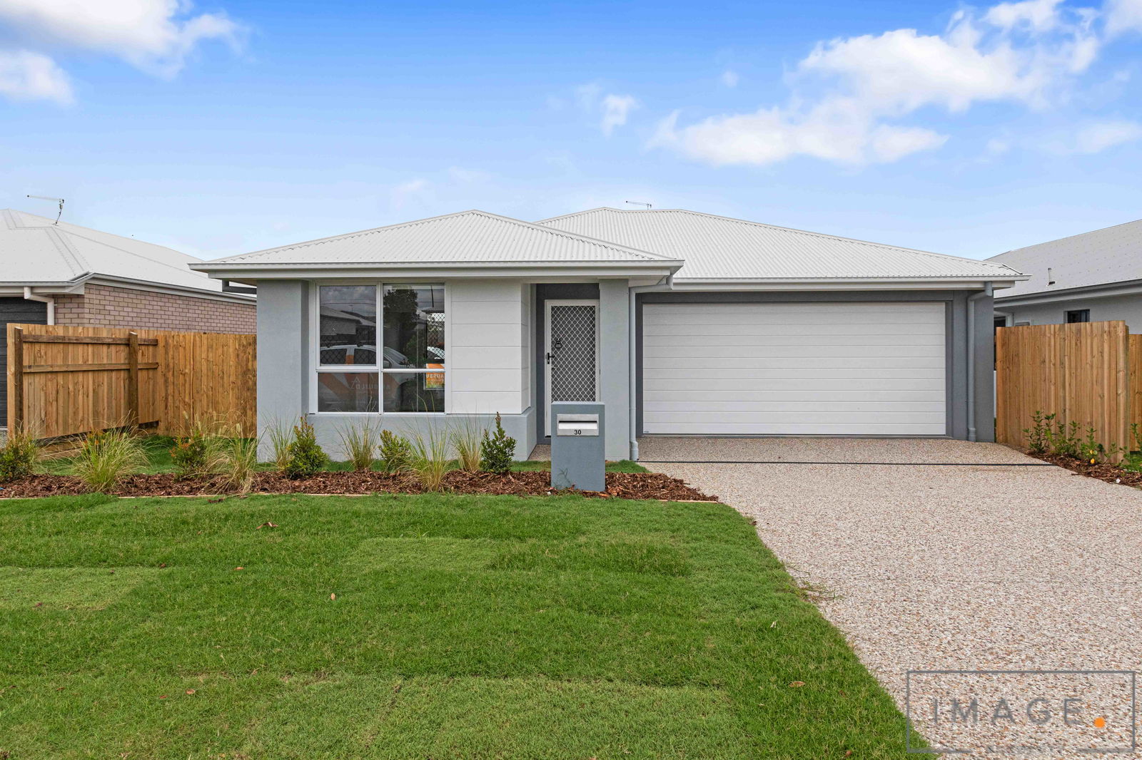 Main listing image for 30 Mayfair St, Doolandella  QLD  4077