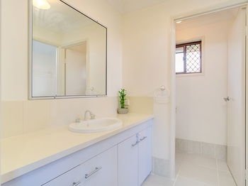 Image 6 for 54 Amanda St, Wynnum West  QLD  4178