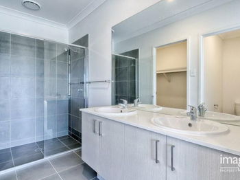 Image 6 for 140 Spring Mountain Blvd, Spring Mountain  QLD  4300