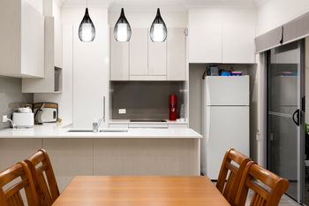 Image 6 for 4/20 Houthem St, Camp Hill  QLD  4152