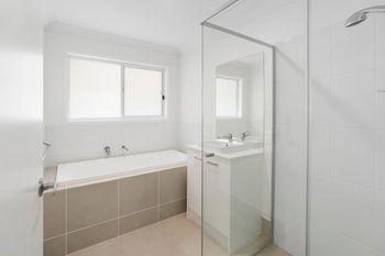Image 6 for 15 Copland Pl, Spring Mountain  QLD  4300