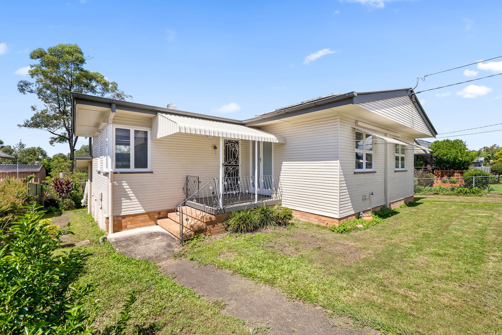 Main listing image for 28 Duncan St, Riverview  QLD  4303