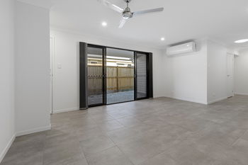 Image 4 for 2/12 Brooklyn Cl, Park Ridge  QLD  4125