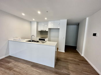 Image 3 for 40407/2 Main St, Varsity Lakes  QLD  4227