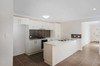 Image 3 for 26 Evelyn Rd, Wynnum West  QLD  4178