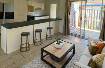 Image 5 for 1 Holland Cres, Wynnum West  QLD  4178