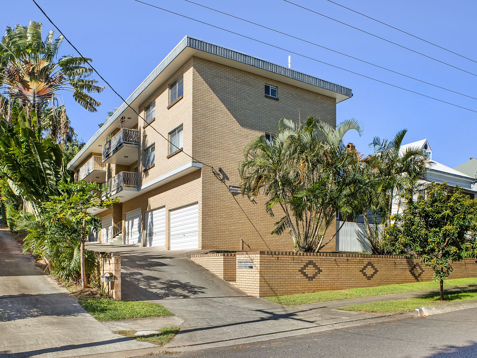 Main listing image for 4/39 Wooloowin Ave, Wooloowin  QLD  4030