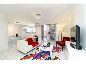 Image 3 for 2/20 Isedale Street, Wooloowin  QLD  4030