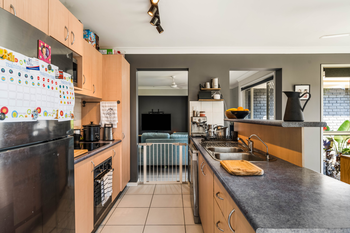 Image 3 for 2 Penelope Pl, Deception Bay  QLD  4508