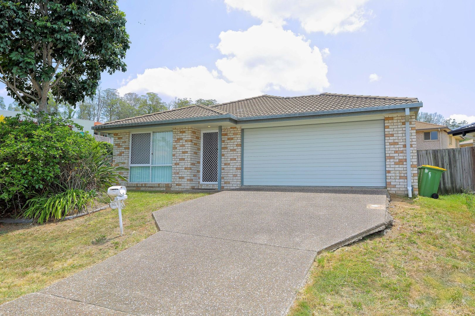 Main listing image for 1 Mowie Cl, Underwood  QLD  4119