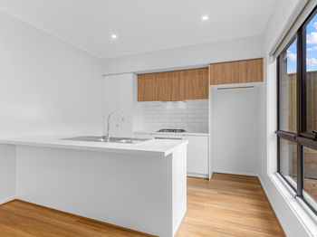 Image 3 for 18 Morant St, Mambourin  VIC  3024