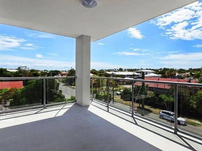 Main listing image for 4/65 Ronald St, Wynnum  QLD  4178