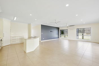 Image 3 for 4 Acaciabark Pl, Little Mountain  QLD  4551