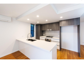 Image 3 for 1/45 Clarence Rd, Indooroopilly  QLD  4068