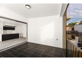 Image 4 for 302/36-38 Latimer St, Holland Park  QLD  4121