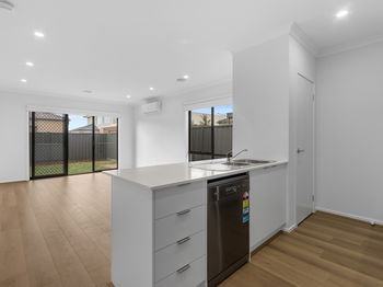 Image 5 for 4 Manchado Street, Tarneit  VIC  3029