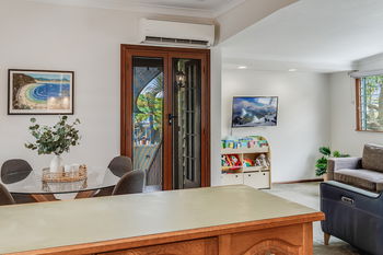 Image 6 for 224 Scarborough Rd, Scarborough  QLD  4020