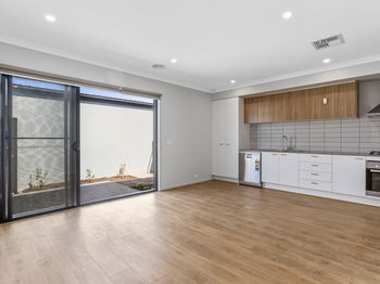 Image 3 for 9 Rosebank Walk, Thornhill Park  VIC  3335