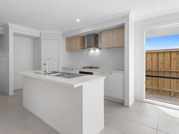 Image 5 for 34 Wheatsheaf Rd, Wyndham Vale  VIC  3024