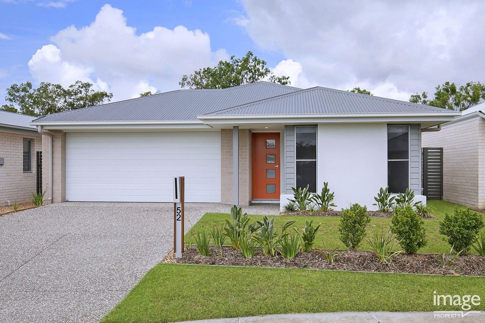 Main listing image for 52 Chambers Ridge Blvd, Park Ridge  QLD  4125