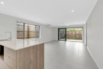 Image 3 for 62 Chambers Ridge Boulevard, Park Ridge  QLD  4125