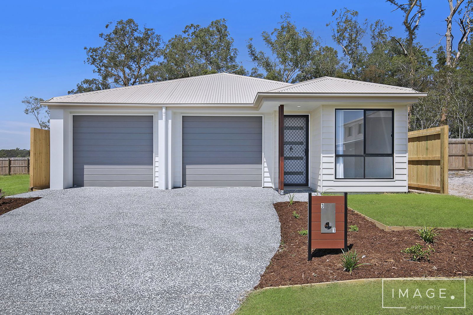 Main listing image for 2/3 Mount Crosby Street, Park Ridge  QLD  4125