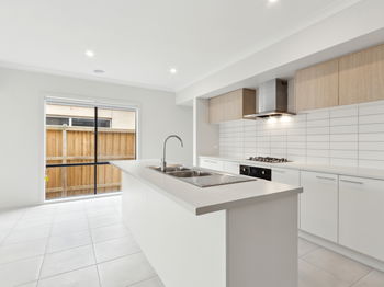 Image 3 for 40 Monakeeba Bvd, Woodstock  VIC  3751