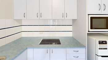 Image 5 for 2/13-15 Anne Ave, Broadbeach  QLD  4218