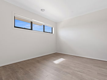 Image 6 for 5 Bayview Walk, Thornhill Park  VIC  3335