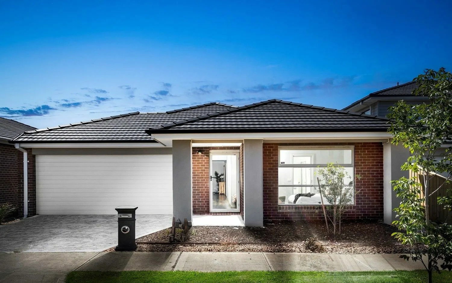 Main listing image for 9 Aylesbury Terrace, Werribee  VIC  3030