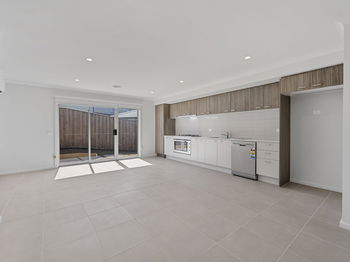 Image 6 for 10 Dryden Avenue, Manor Lakes  VIC  3024