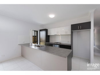 Image 5 for 79 Lakeview Rd, Morayfield  QLD  4506