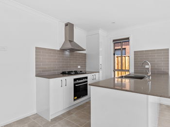 Image 4 for 7 Waratah St, Beveridge  VIC  3753
