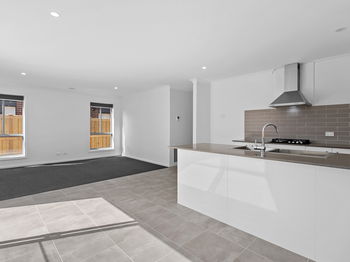 Image 5 for 7 Waratah St, Beveridge  VIC  3753