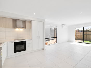 Image 3 for 9 Zoe St, Sunbury  VIC  3429