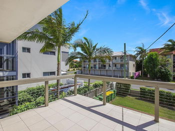 Image 3 for 1/4 Nyrang Ave, Palm Beach  QLD  4221