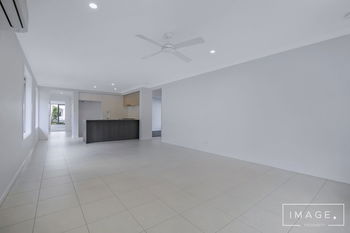 Image 5 for 10 Austin Way, Park Ridge  QLD  4125