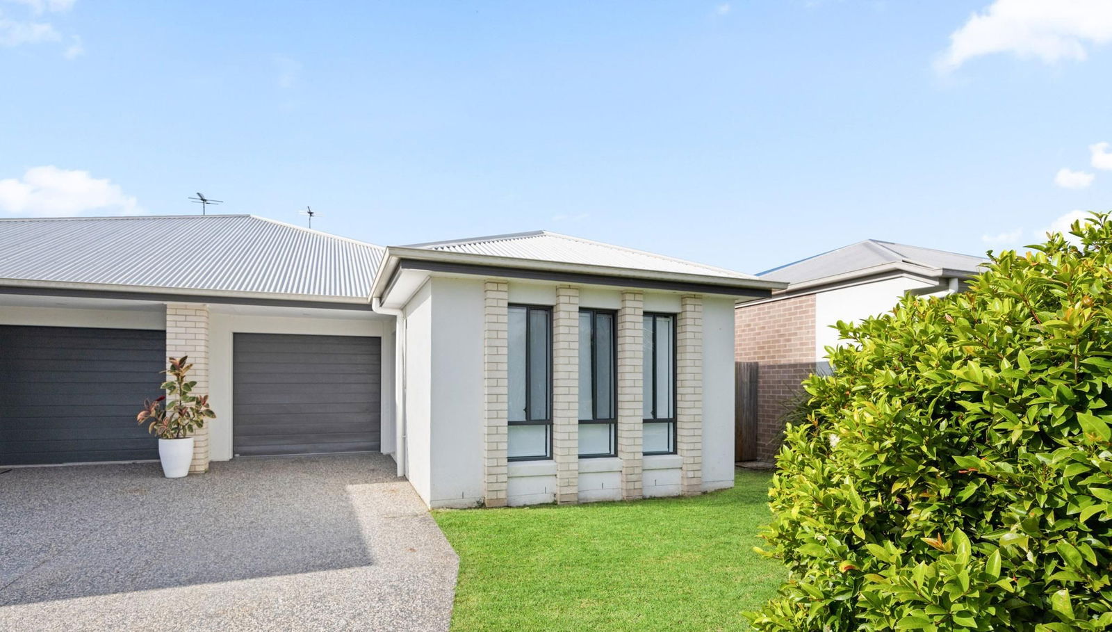 Main listing image for 2/101 Meadowview Dr, Morayfield  QLD  4506
