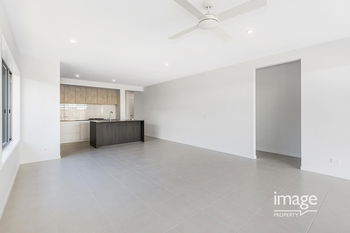 Image 4 for 19 Rowley St, Strathpine  QLD  4500