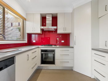 Image 3 for 42 Greaves St S, Werribee  VIC  3030