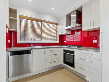 Image 4 for 42 Greaves St S, Werribee  VIC  3030