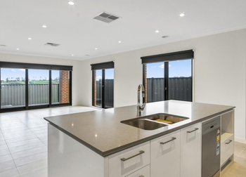 Image 3 for 18 Mediterranean Ave, Clyde  VIC  3978