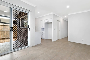 Image 3 for 2/33 Creek Pl, Park Ridge  QLD  4125