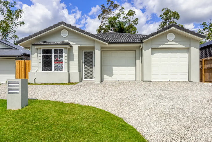 Main listing image for 2/33 Creek Pl, Park Ridge  QLD  4125