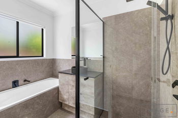 Image 6 for 14 Carnarvon Dr, South Ripley  QLD  4306