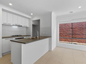 Image 4 for 7 Dutch St, Charlemont  VIC  3217