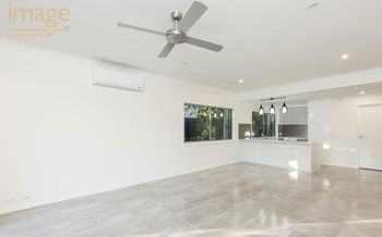 Image 6 for 2/20 Houthem St, Camp Hill  QLD  4152