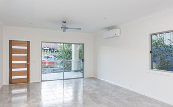 Image 4 for 2/20 Houthem St, Camp Hill  QLD  4152